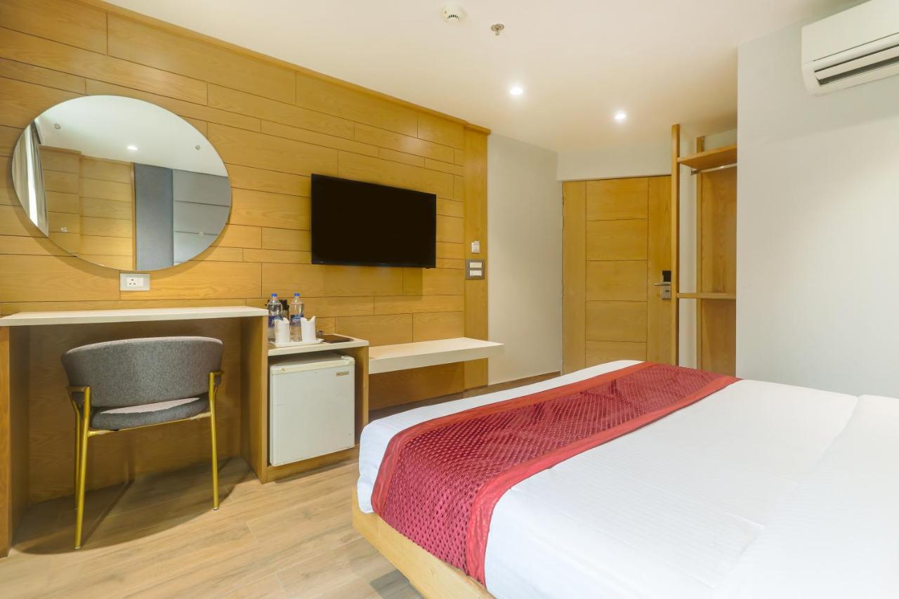 Bricks, Karol Bagh, New 3*
