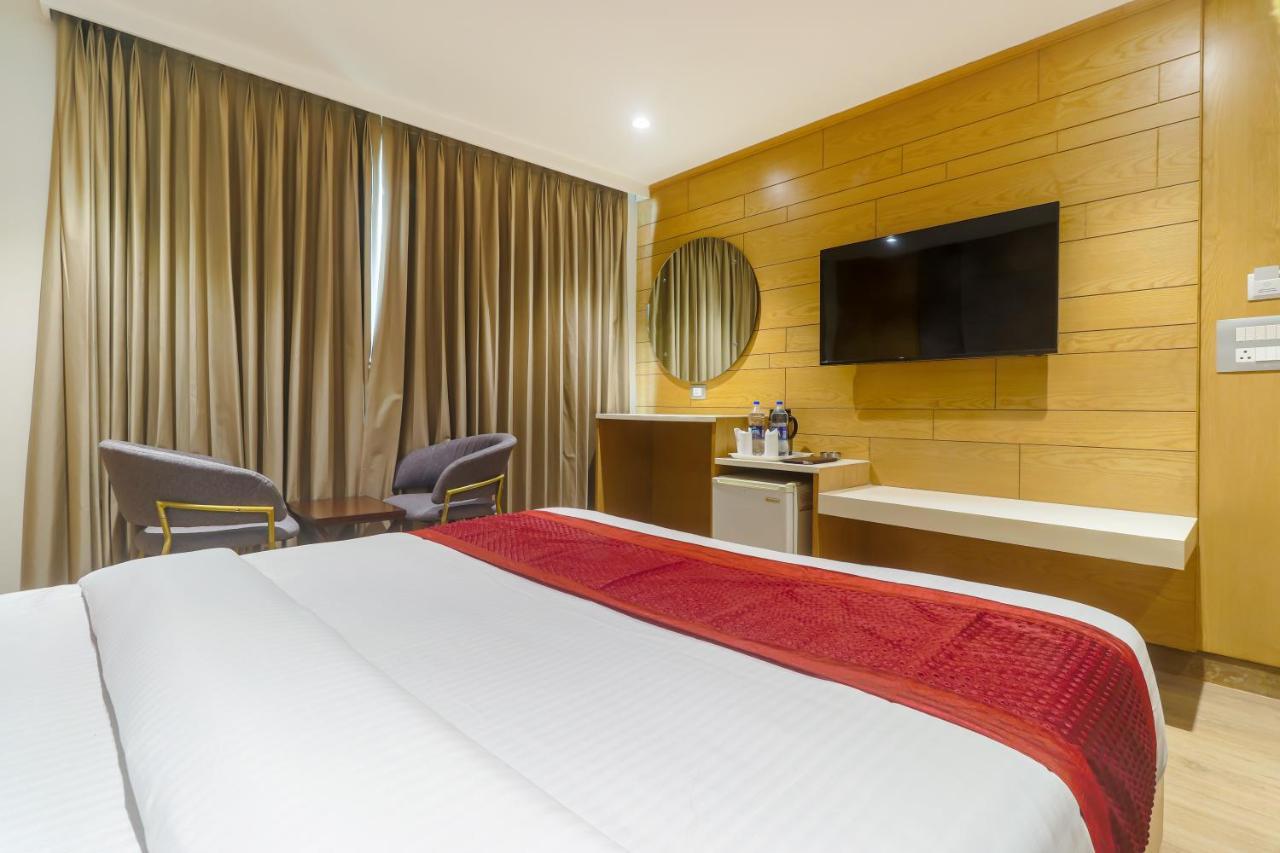 Hotel Bricks, Karol Bagh, New