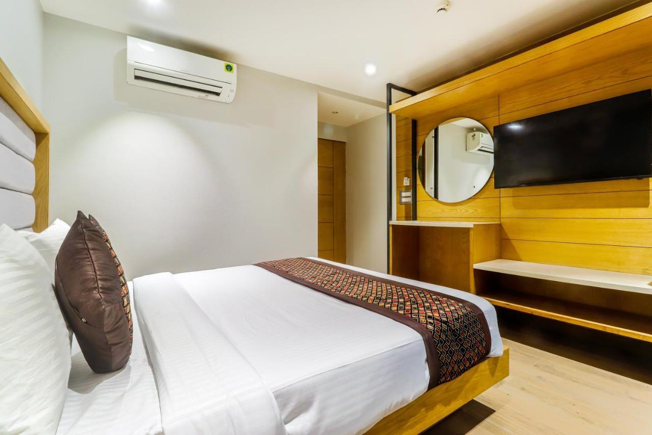 Bricks, Karol Bagh, New Hotel Delhi (National Capital Territory of India)