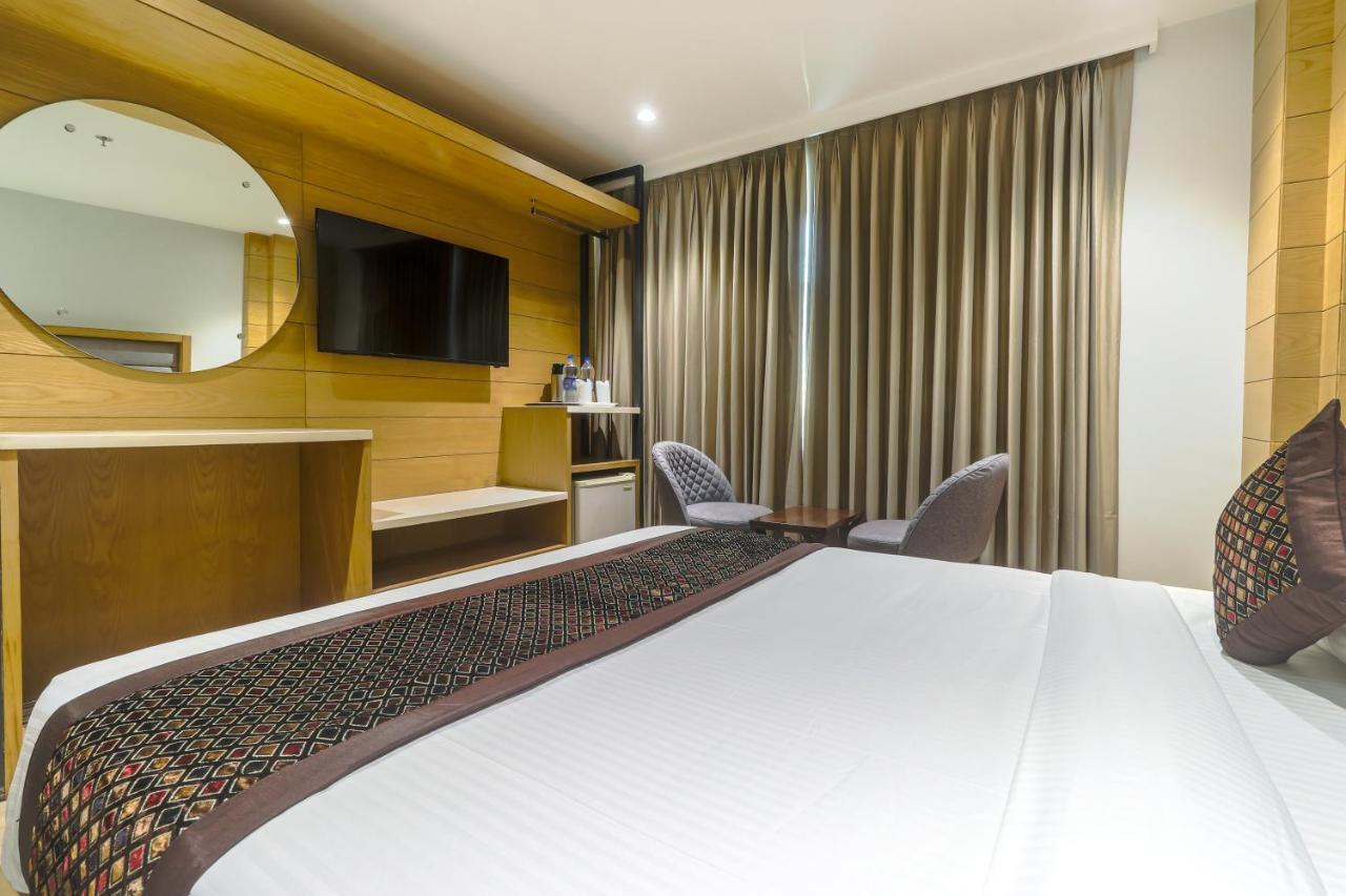 Hotel Bricks, Karol Bagh, New