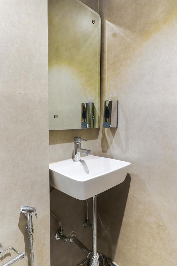 Hotel Bricks, Karol Bagh, New 3*