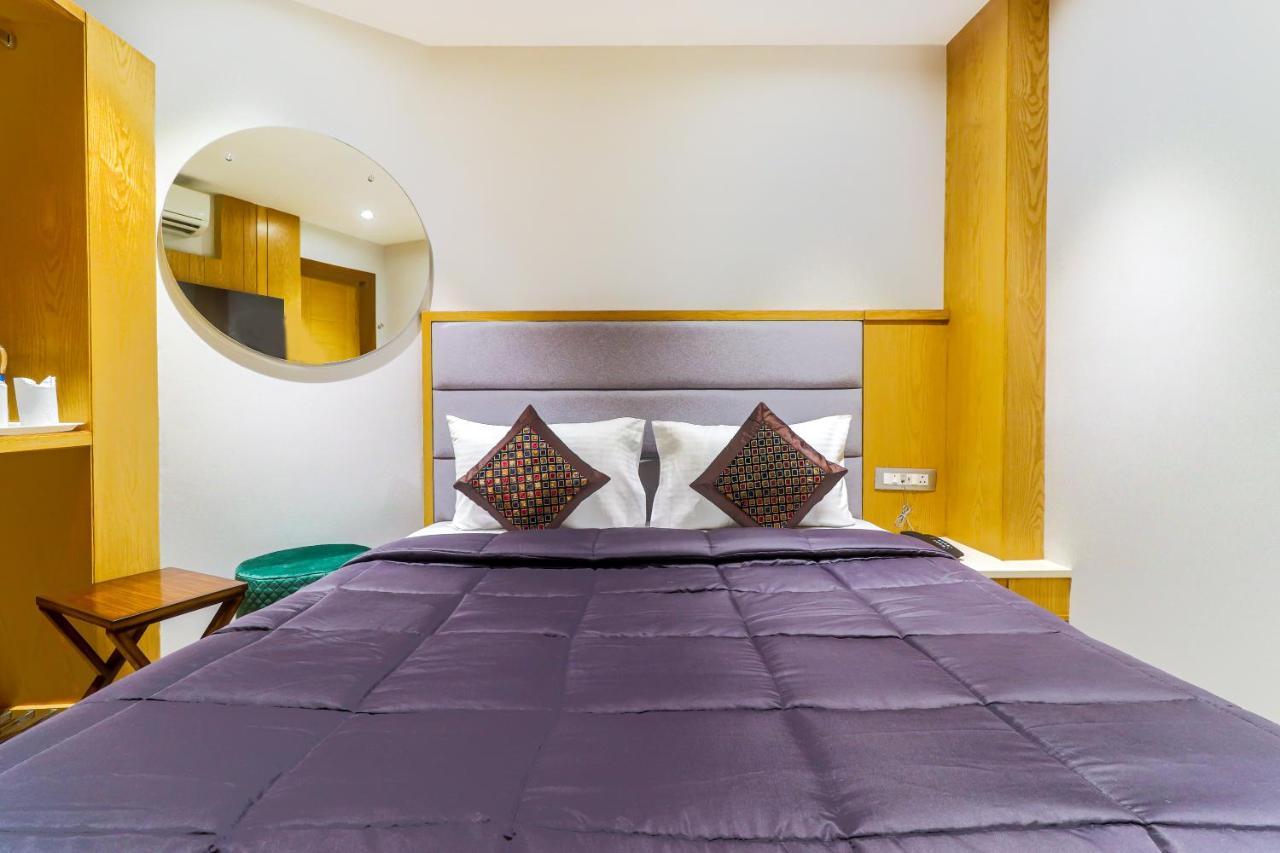 Bricks, Karol Bagh, New Hotel