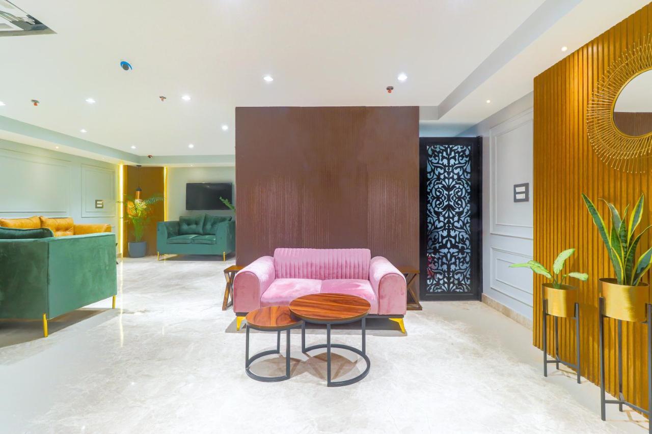 Bricks, Karol Bagh, New 3*