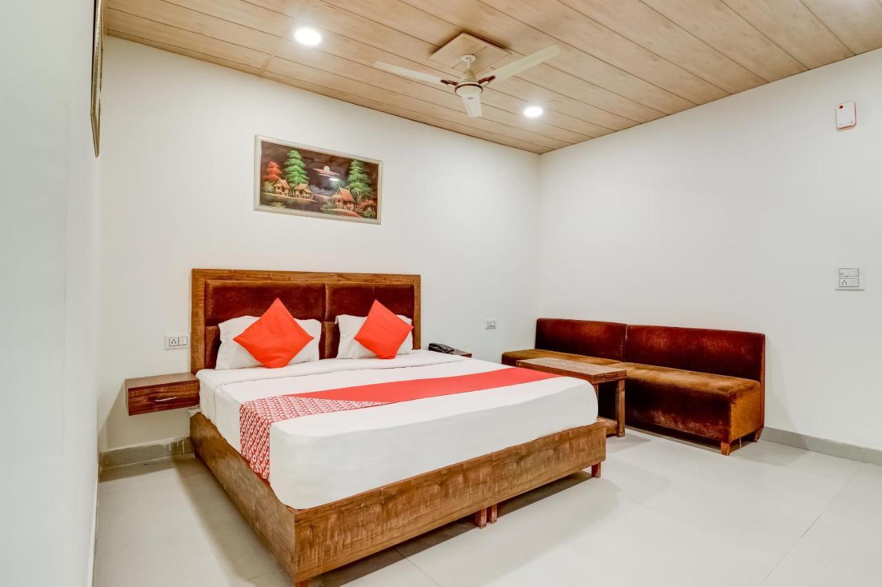 Oyo Ramada Near Dashrath Puri Metro Station