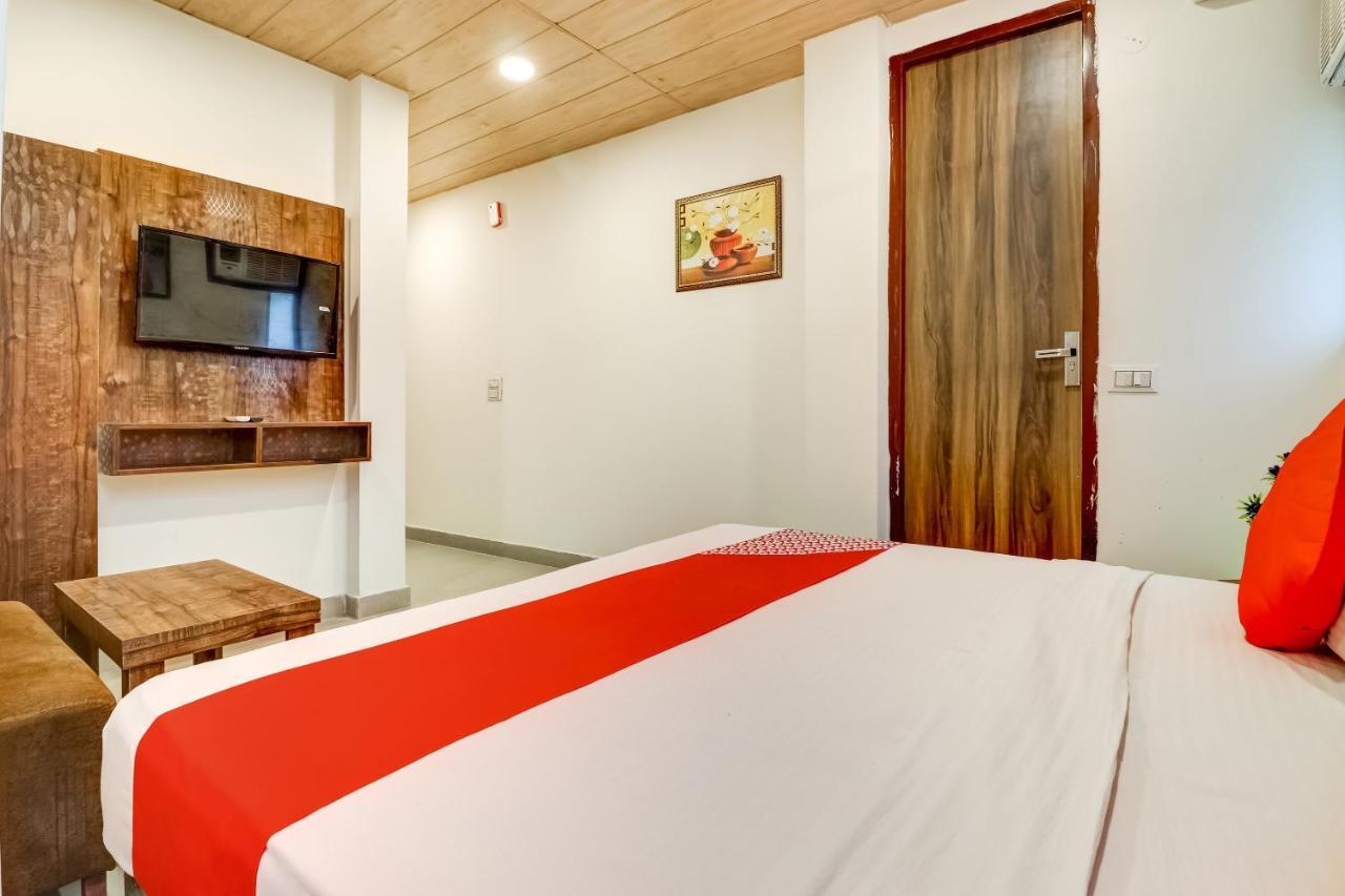 Oyo Ramada Near Dashrath Puri Metro Station