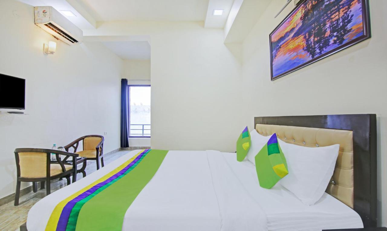 Treebo Amaya Sector 72 Hotel
