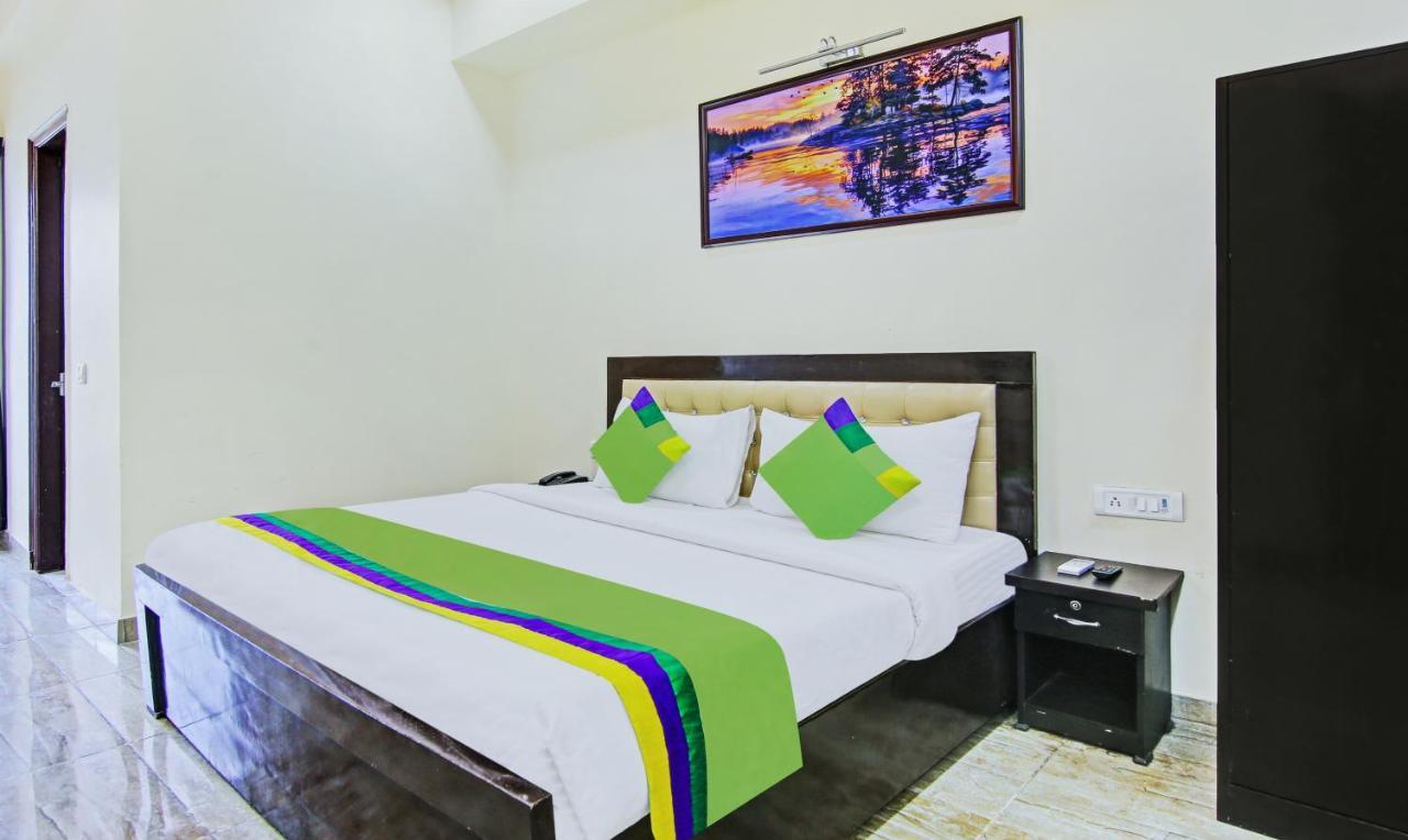 Treebo Amaya Sector 72 Hotel 3*