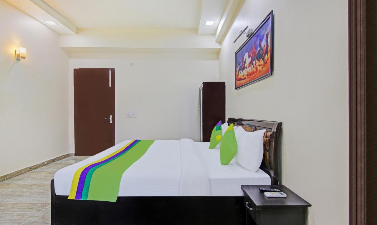 Treebo Amaya Sector 72 Hotel Delhi (National Capital Territory of India)