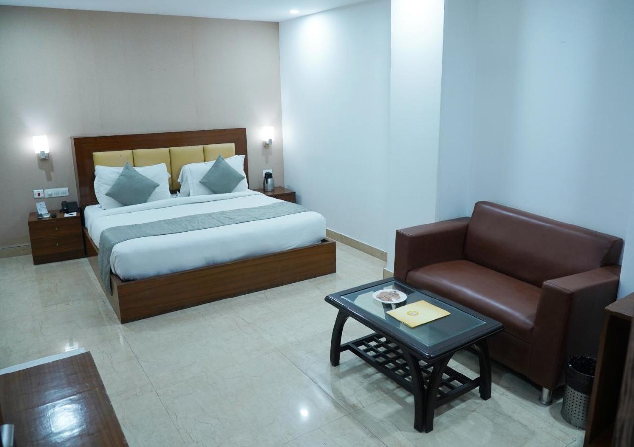 The Lohmod - Near Delhi Airport 4*