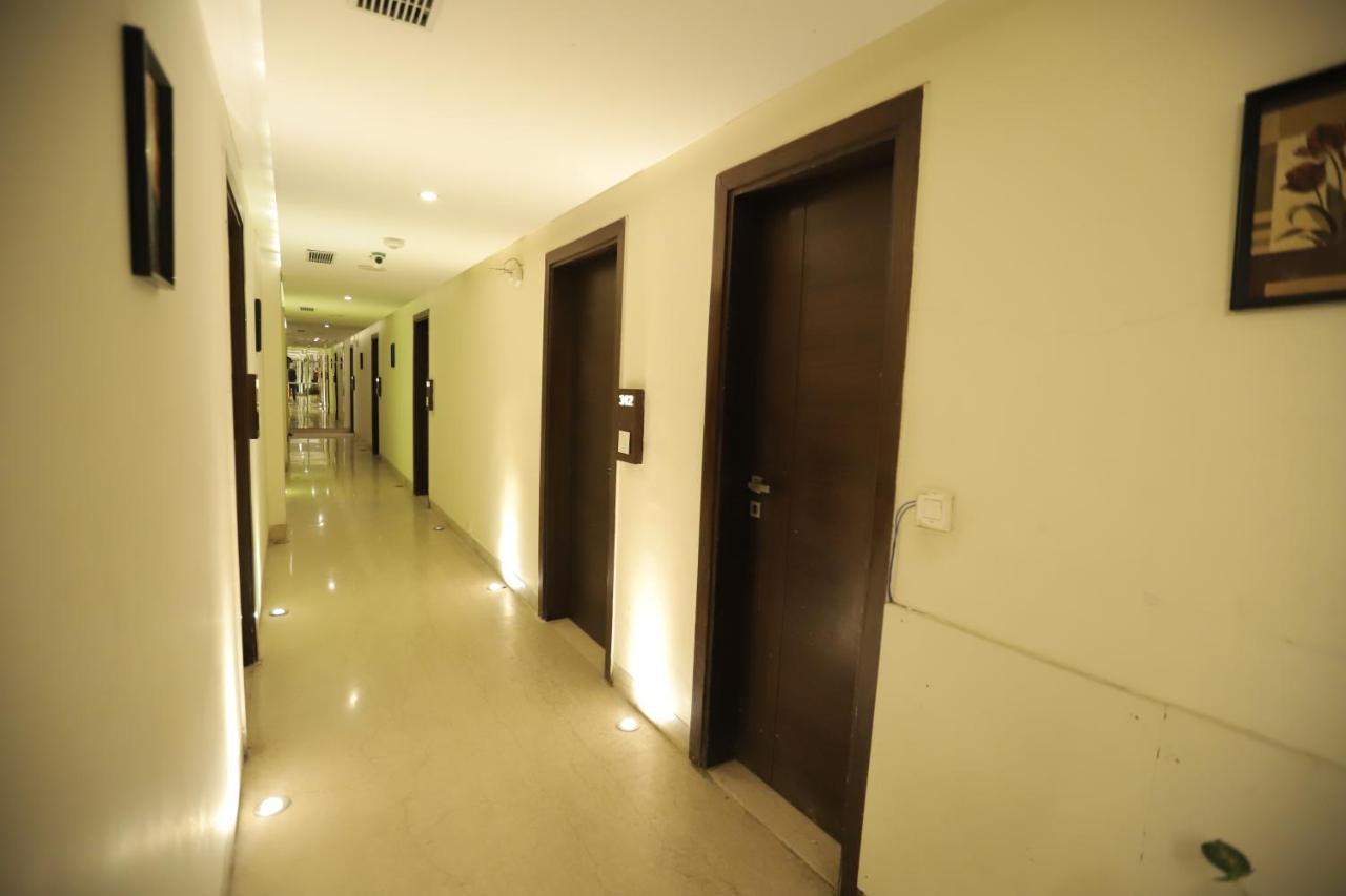 Hotel Picasso Prive Naraina Delhi - Couple Friendly Local Ids Accepted