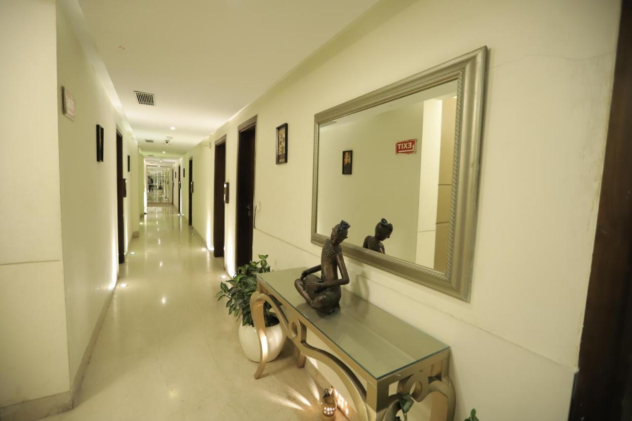 Picasso Prive Naraina Delhi - Couple Friendly Local Ids Accepted
