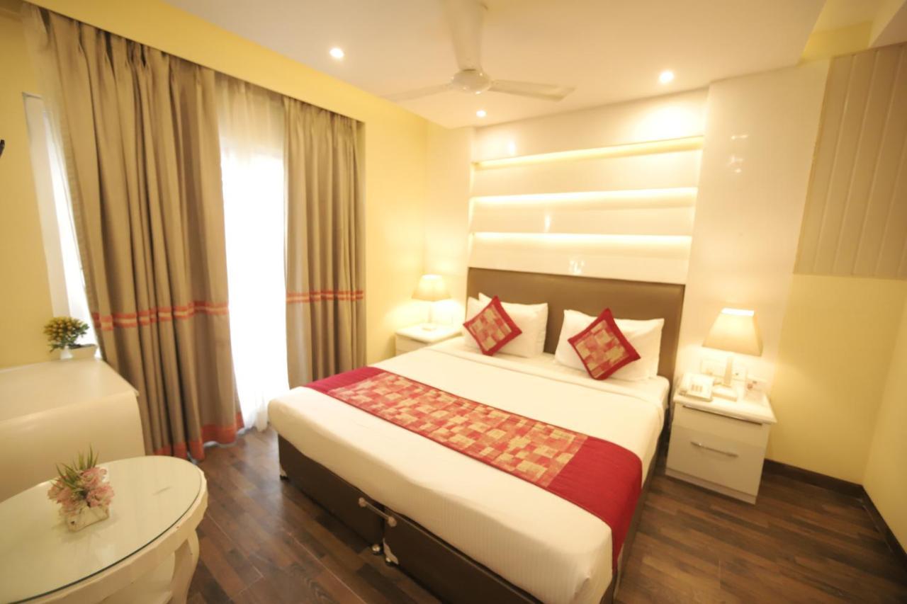 Hotel Picasso Prive Naraina Delhi - Couple Friendly Local Ids Accepted 3*