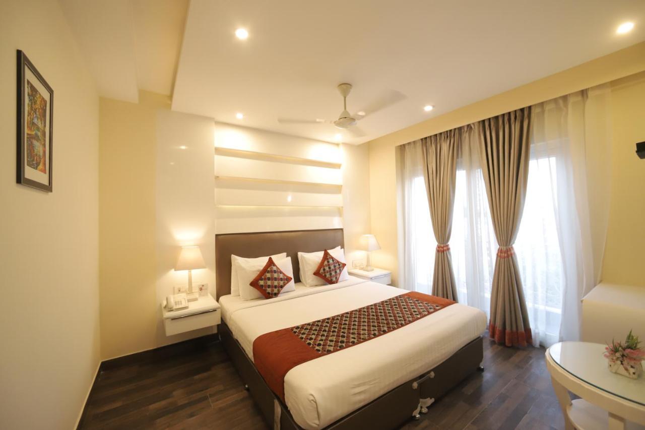 Picasso Prive Naraina Delhi - Couple Friendly Local Ids Accepted New Delhi