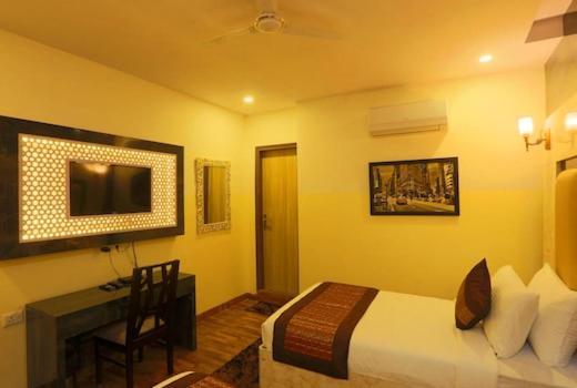 Hotel Plazzo Hotel New Delhi