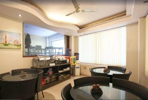 Hotel Plazzo 3* New Delhi
