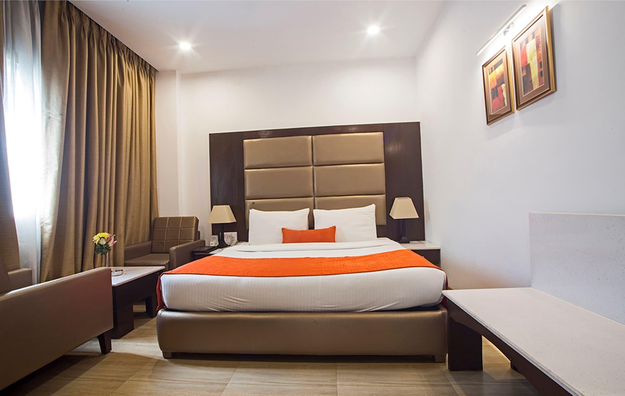 Shanti Palace Mahipalpur 4* New Delhi