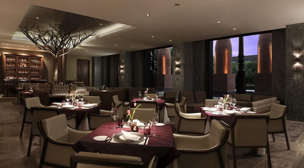 The Roseate 5*