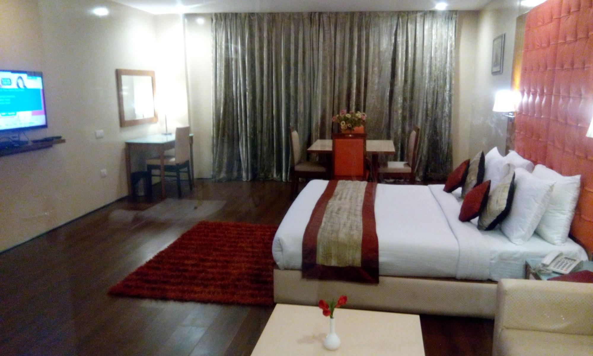 Airport Ramhan Palace Mahipalpur