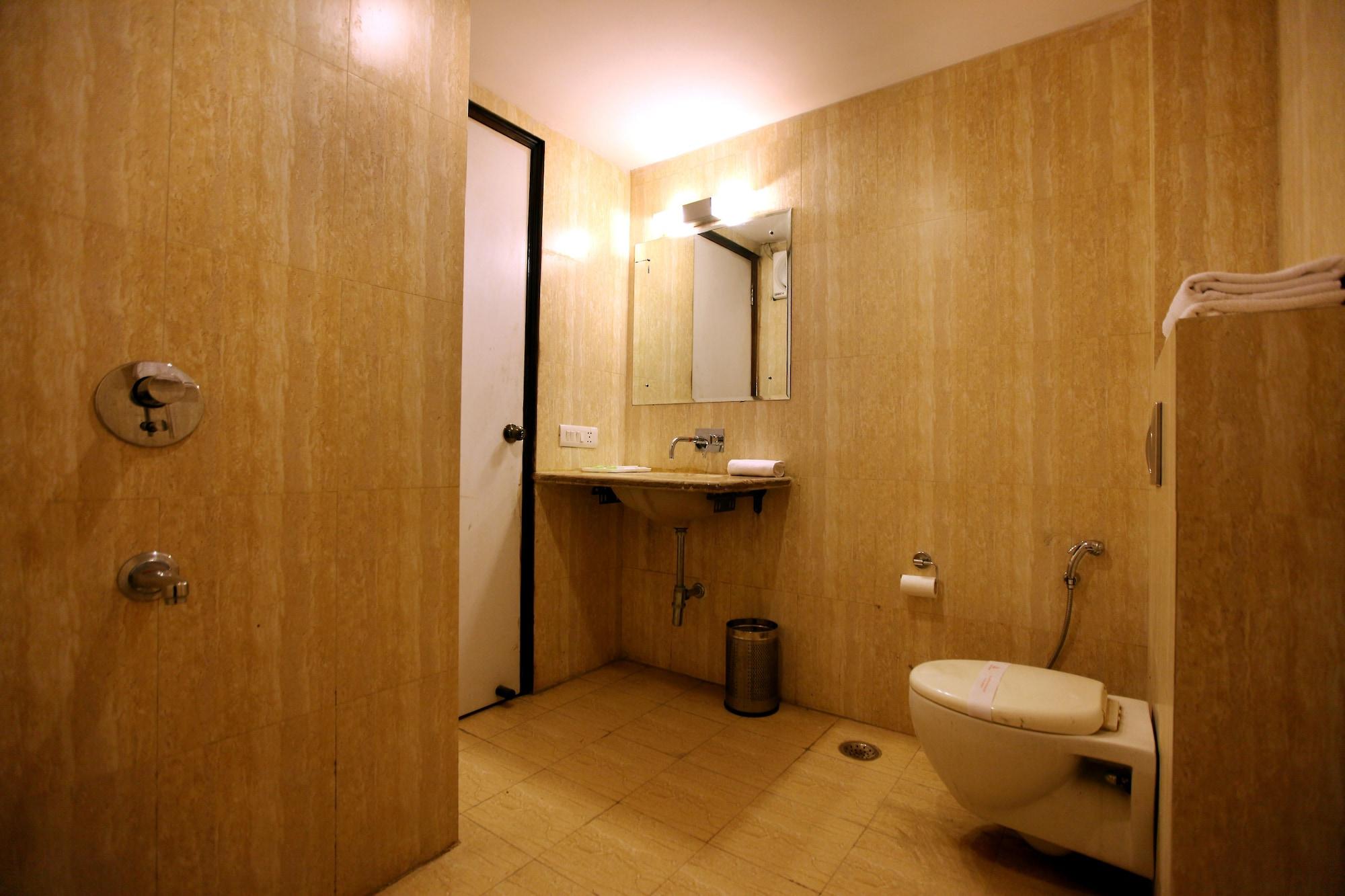 The Class, Delhi Airport Hotel 3*