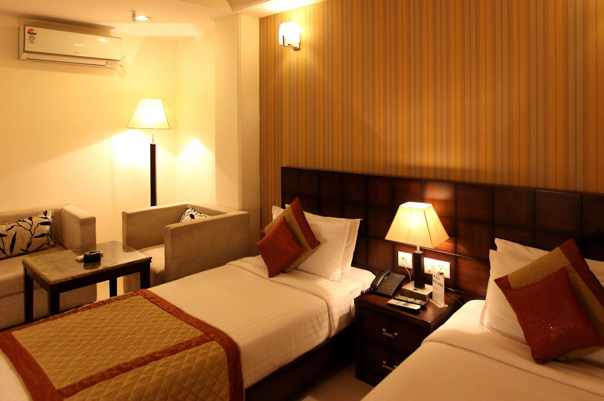 The Class, Delhi Airport 3*