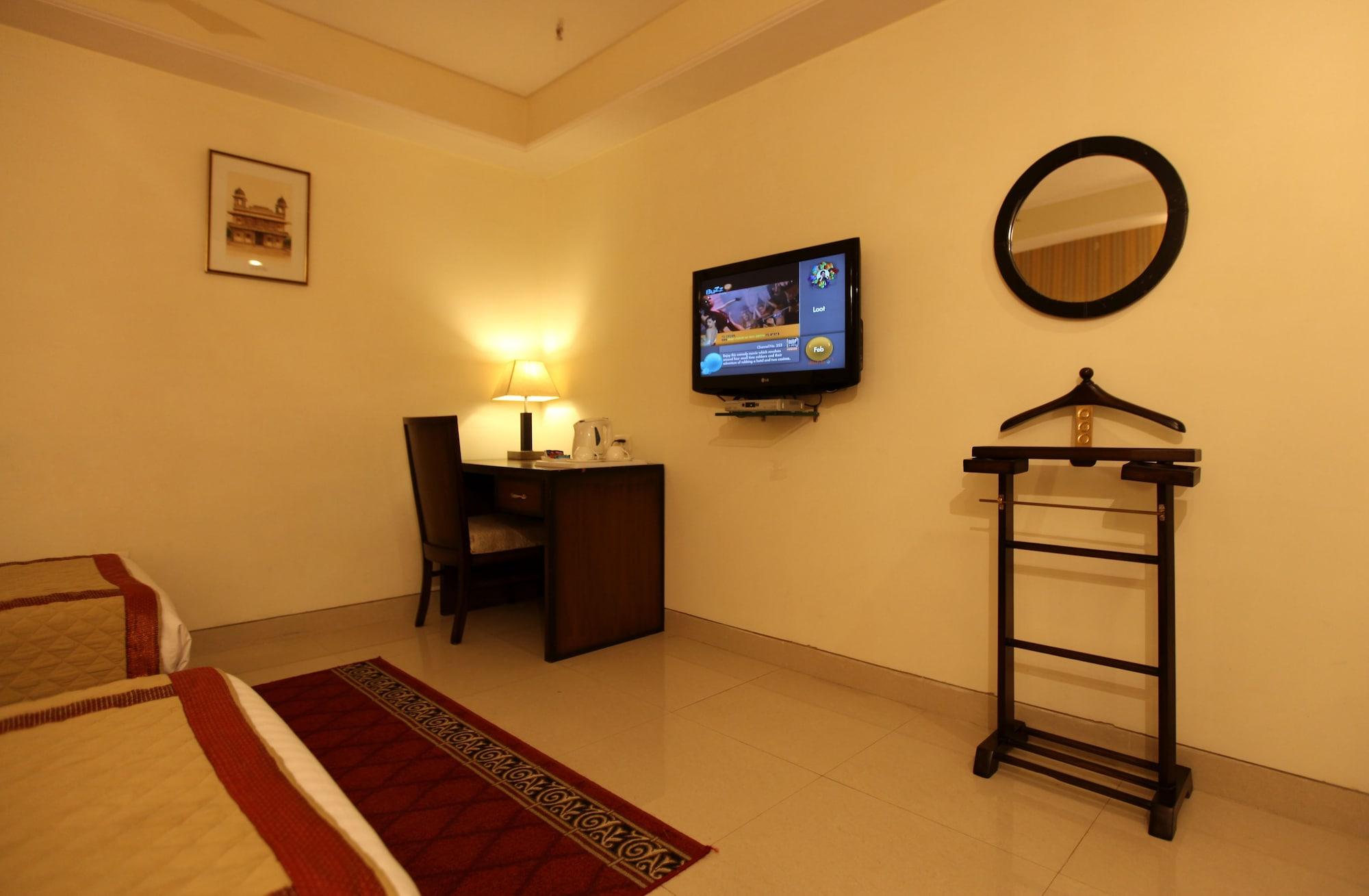The Class, Delhi Airport 3*