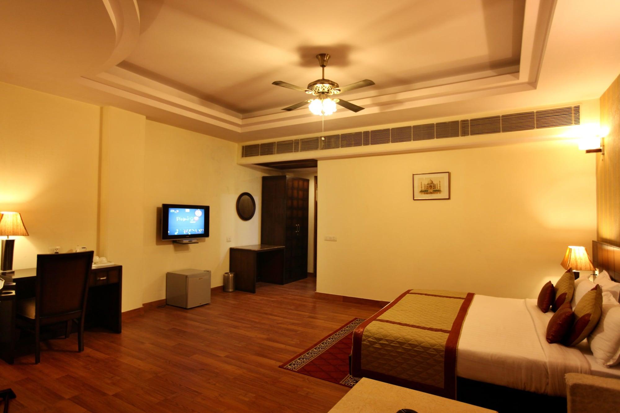 The Class, Delhi Airport Hotel New Delhi