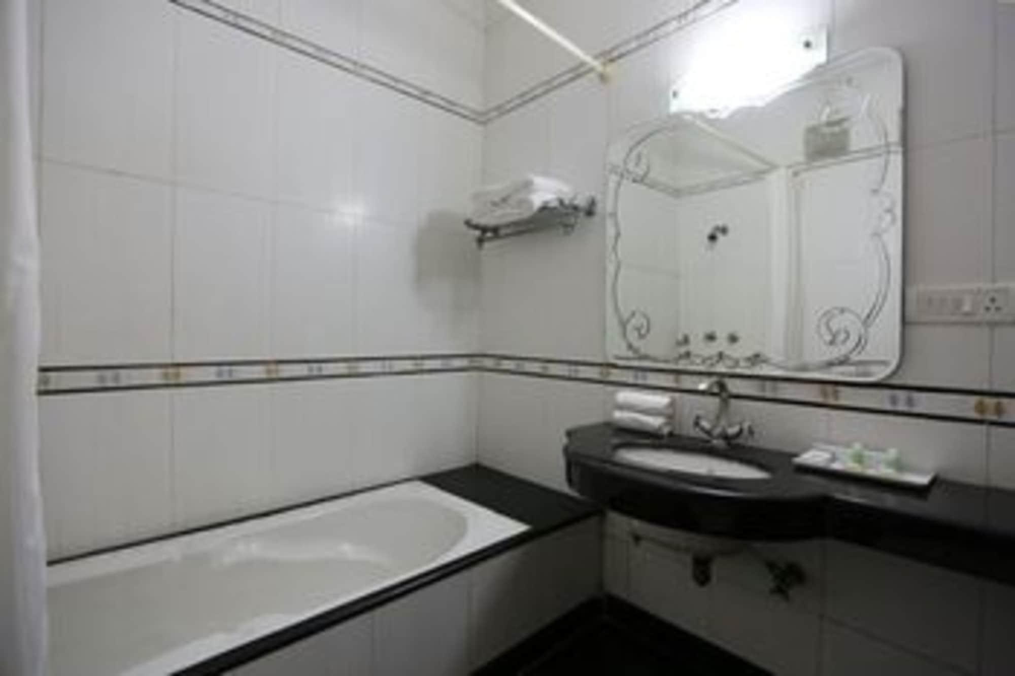 Airport Hotel 2*