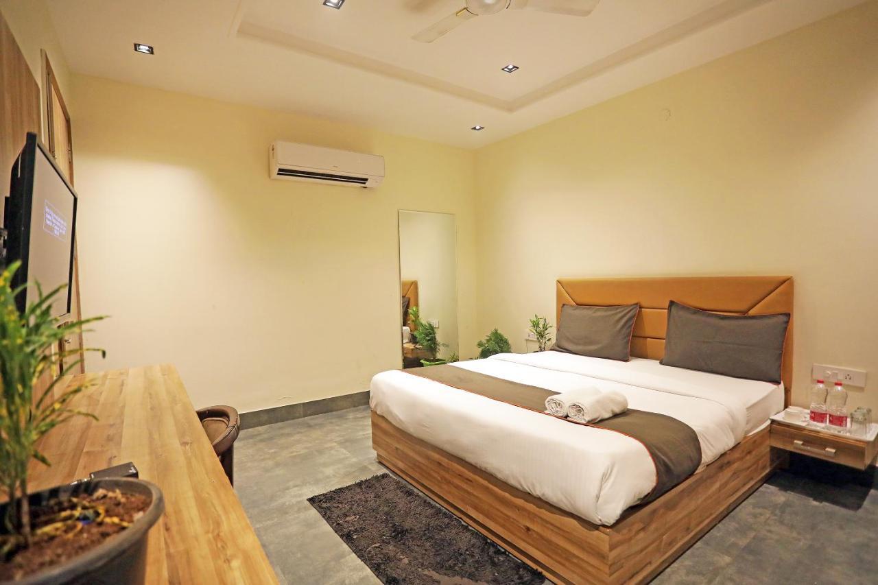 Goodluck Suites Near Delhi Airport Hotel 4*