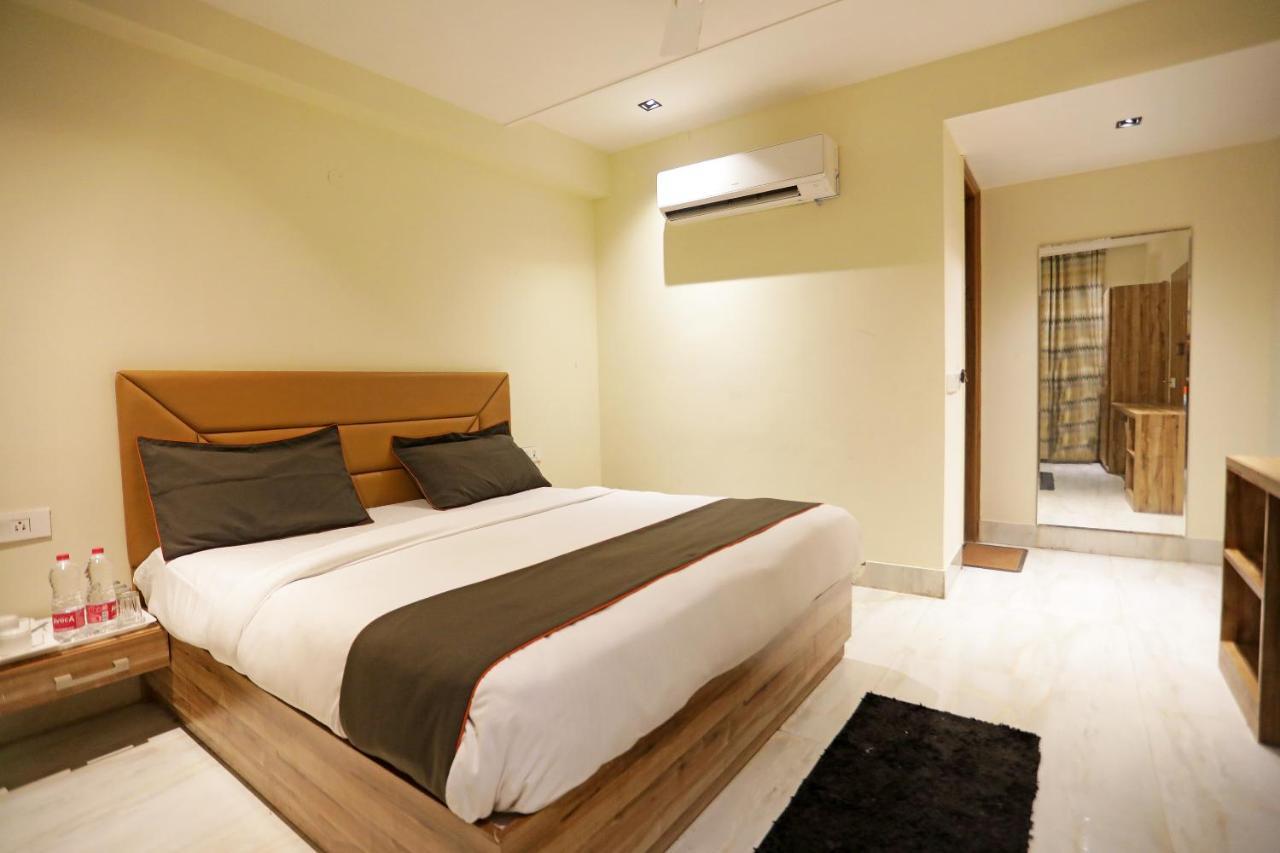 Hotel Goodluck Suites Near Delhi Airport 4*