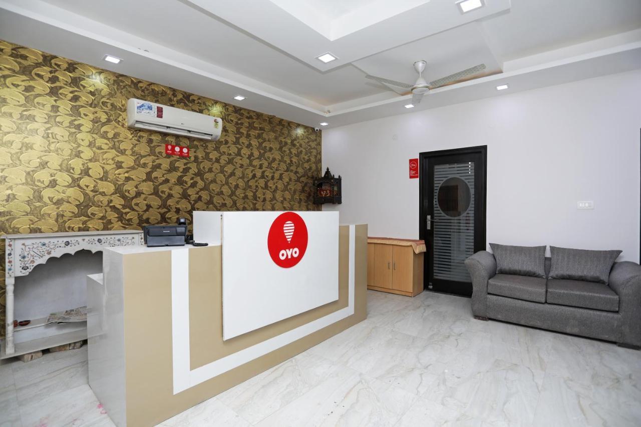 Oyo 12673 The Diplomat Delhi (National Capital Territory of India)