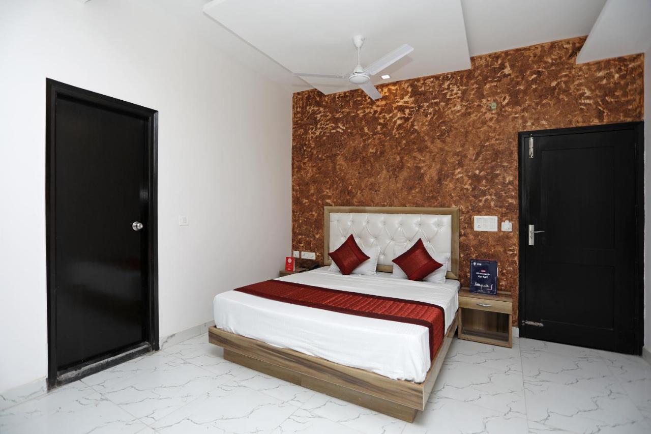 Hotel Oyo 12673 The Diplomat 3*
