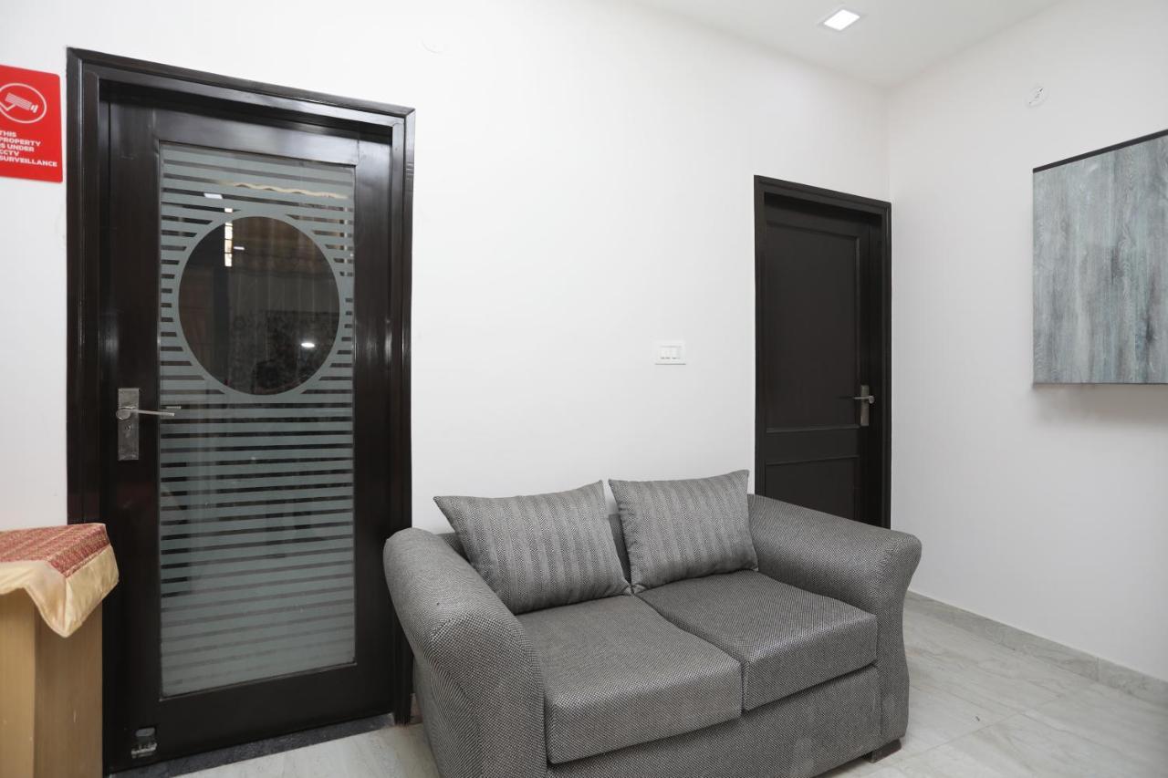 Hotel Oyo 12673 The Diplomat Delhi (National Capital Territory of India)