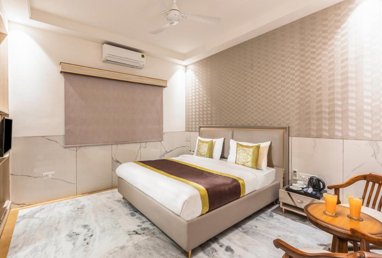 Hotel Star By Star Group- Near Delhi Airport Nova Deli