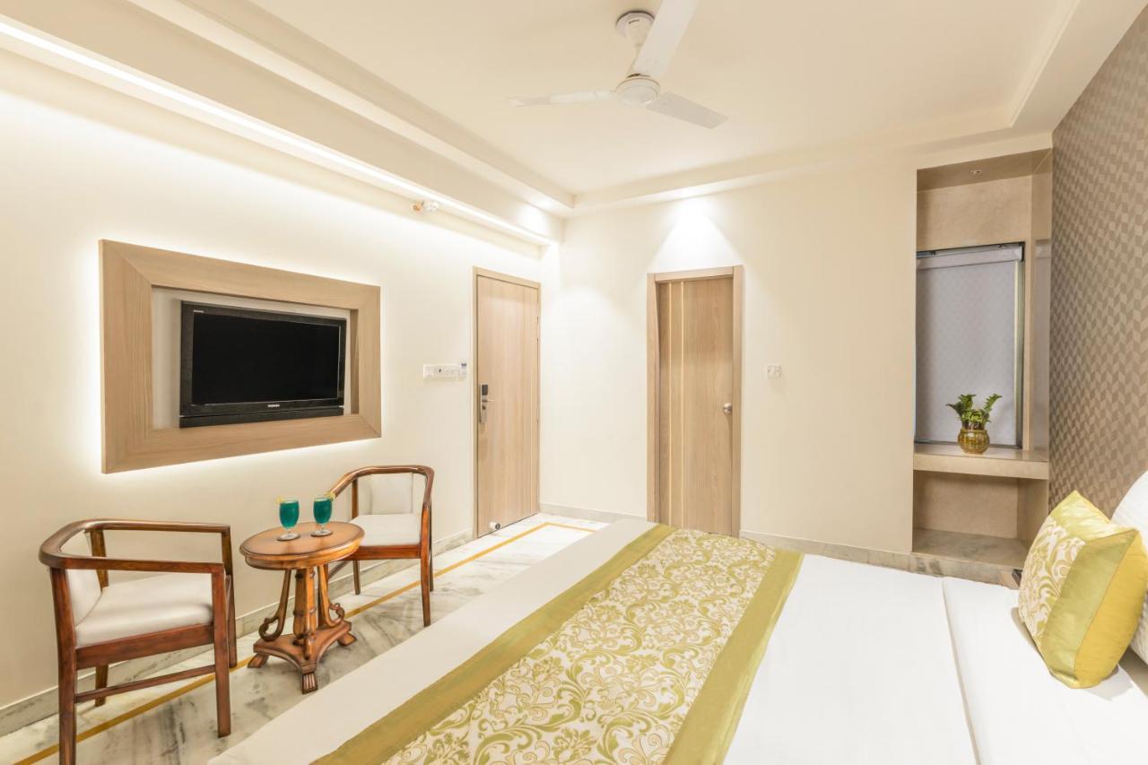 Star By Star Group- Near Delhi Airport Hotel 3*