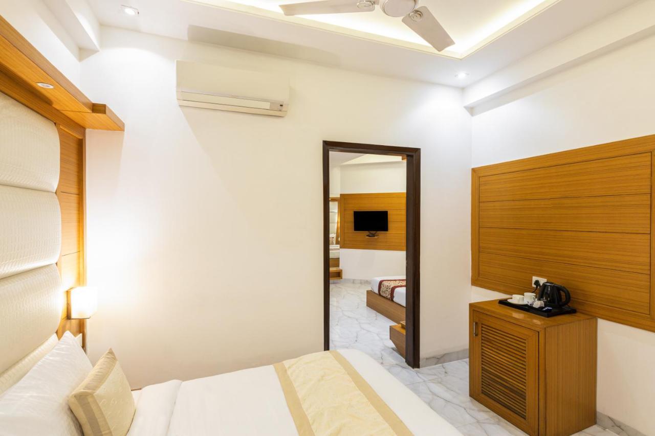 Star By Star Group- Near Delhi Airport Hotel 3*