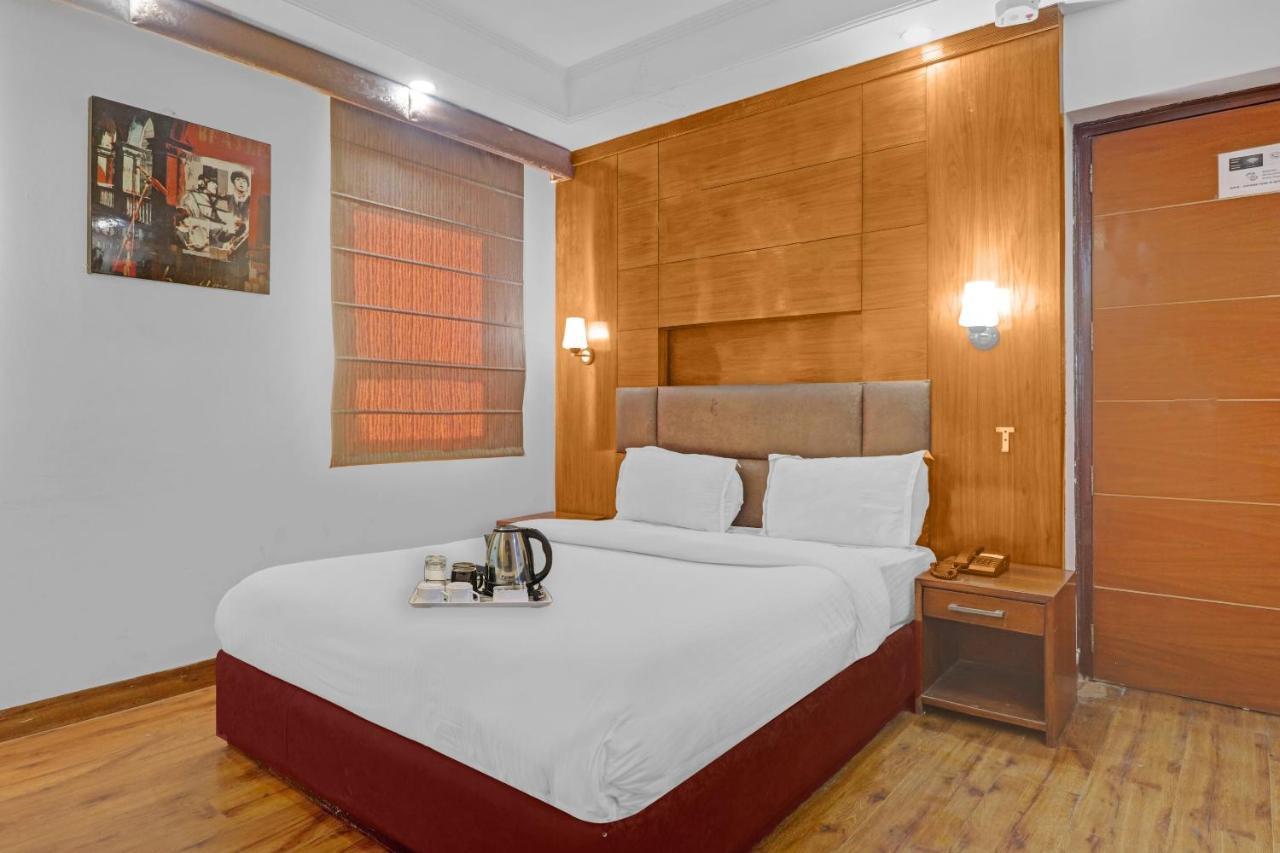 Oyo Townhouse 604 The Royal Galaxy Hotel