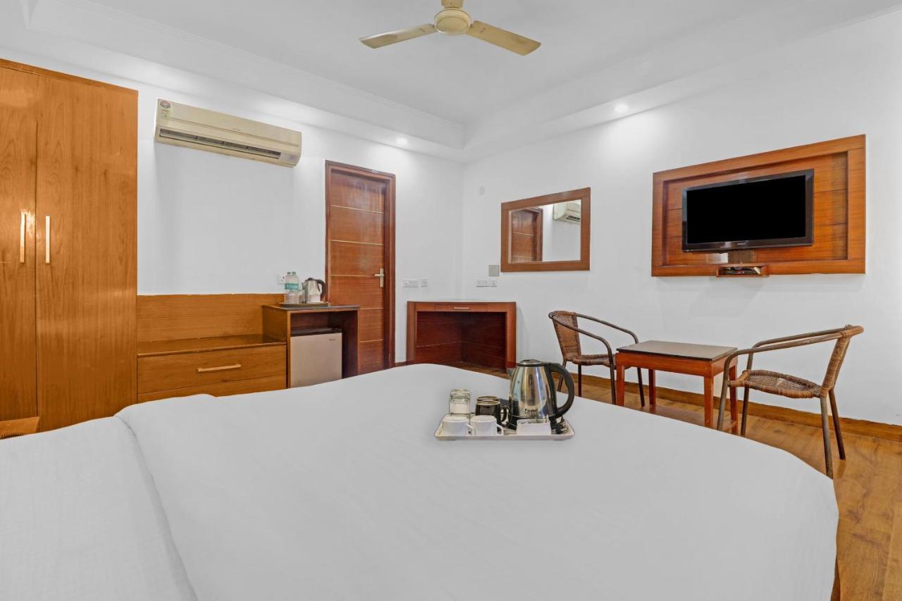 Oyo Townhouse 604 The Royal Galaxy 4*
