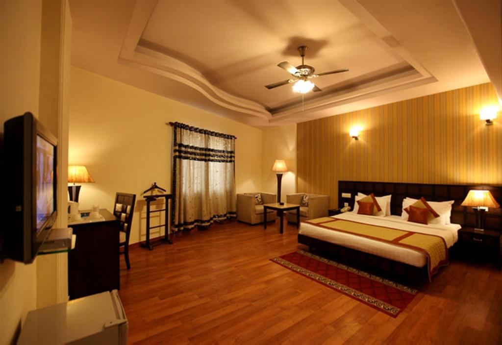 The Class, Delhi Airport Hotel New Delhi