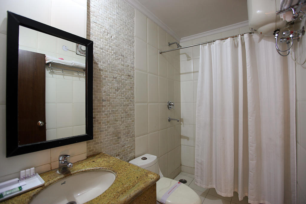 Hotel The Class, Delhi Airport New Delhi