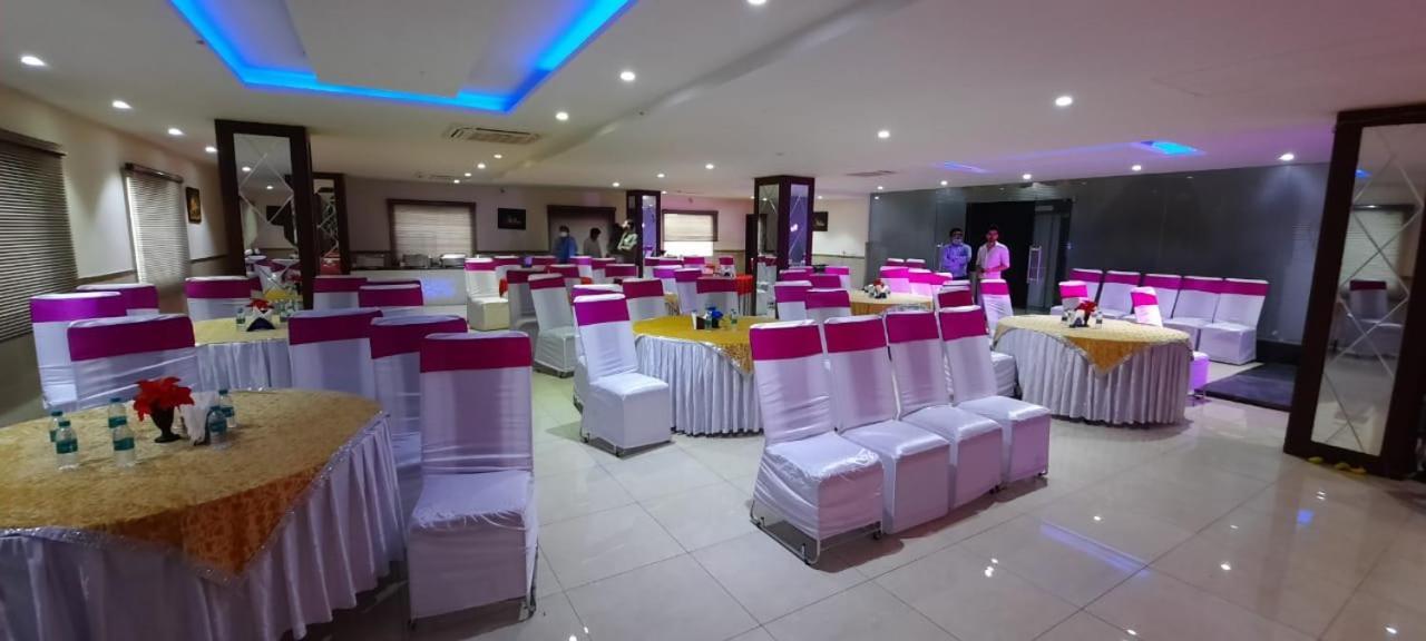 Wti Airport Grand Delhi Hotel 3*