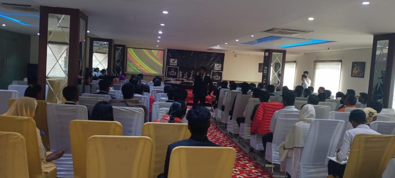 Wti Airport Grand Delhi Hotel