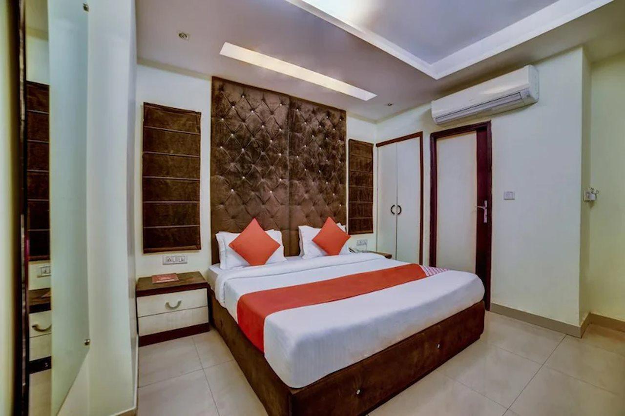 Hotel Cosmo - Karol Bagh