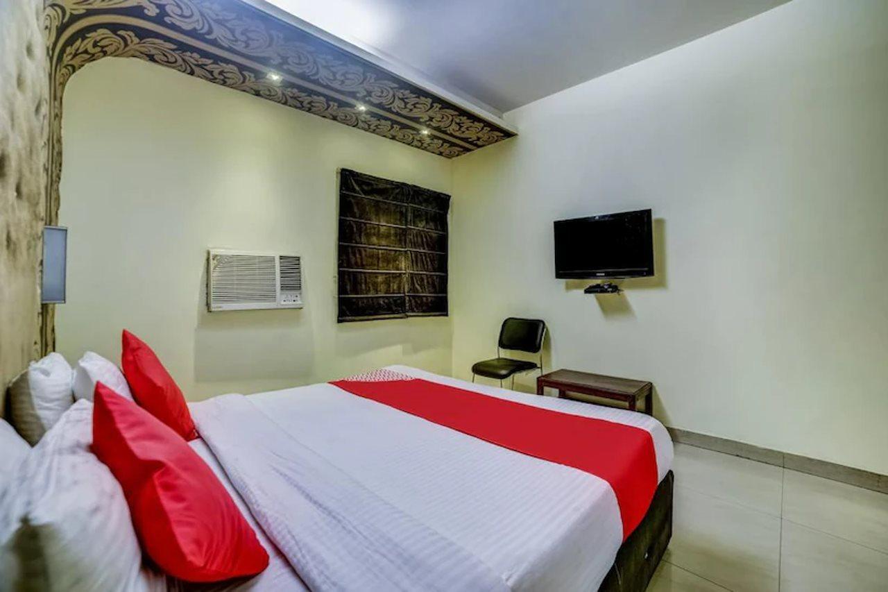 Cosmo - Karol Bagh Hotel