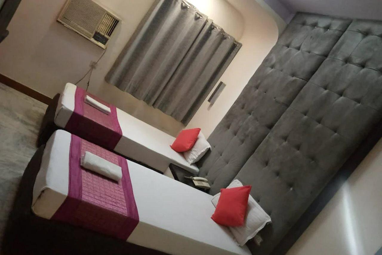 Cosmo - Karol Bagh