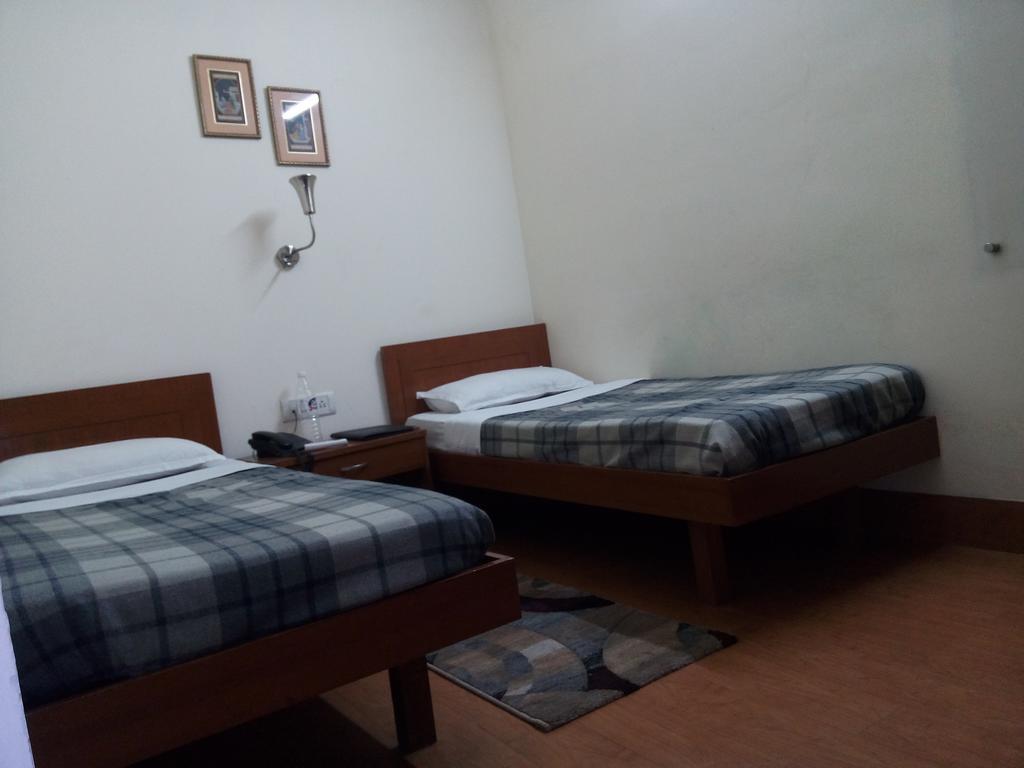 Airport Hotel 2*