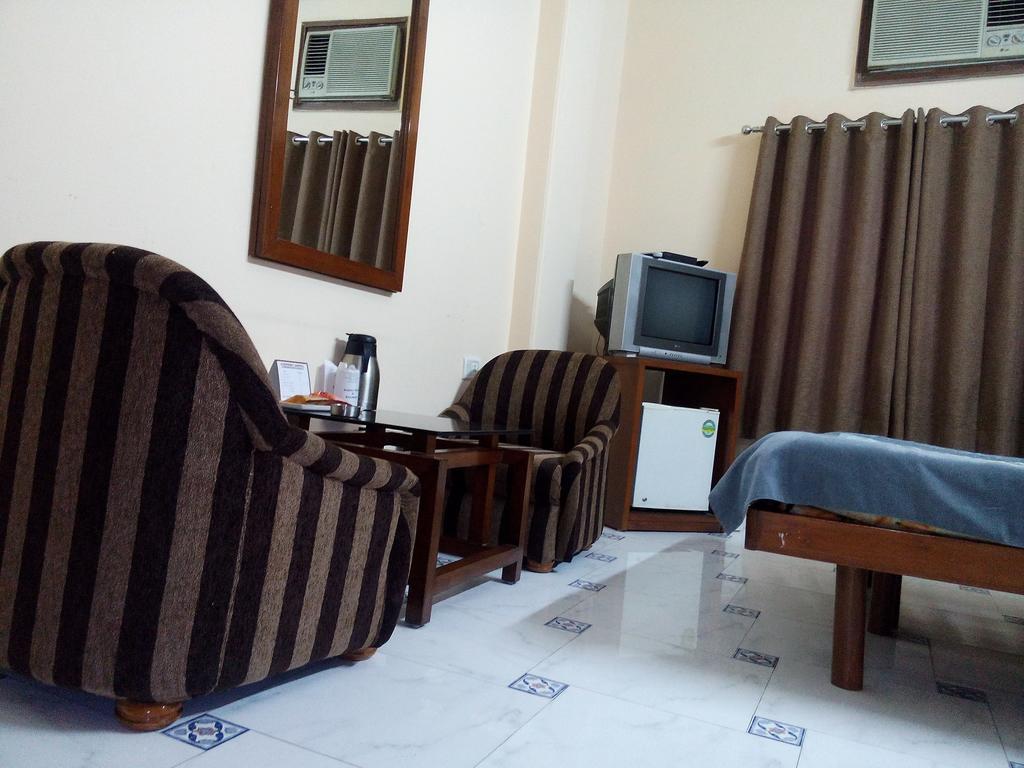 Airport Hotel 2*