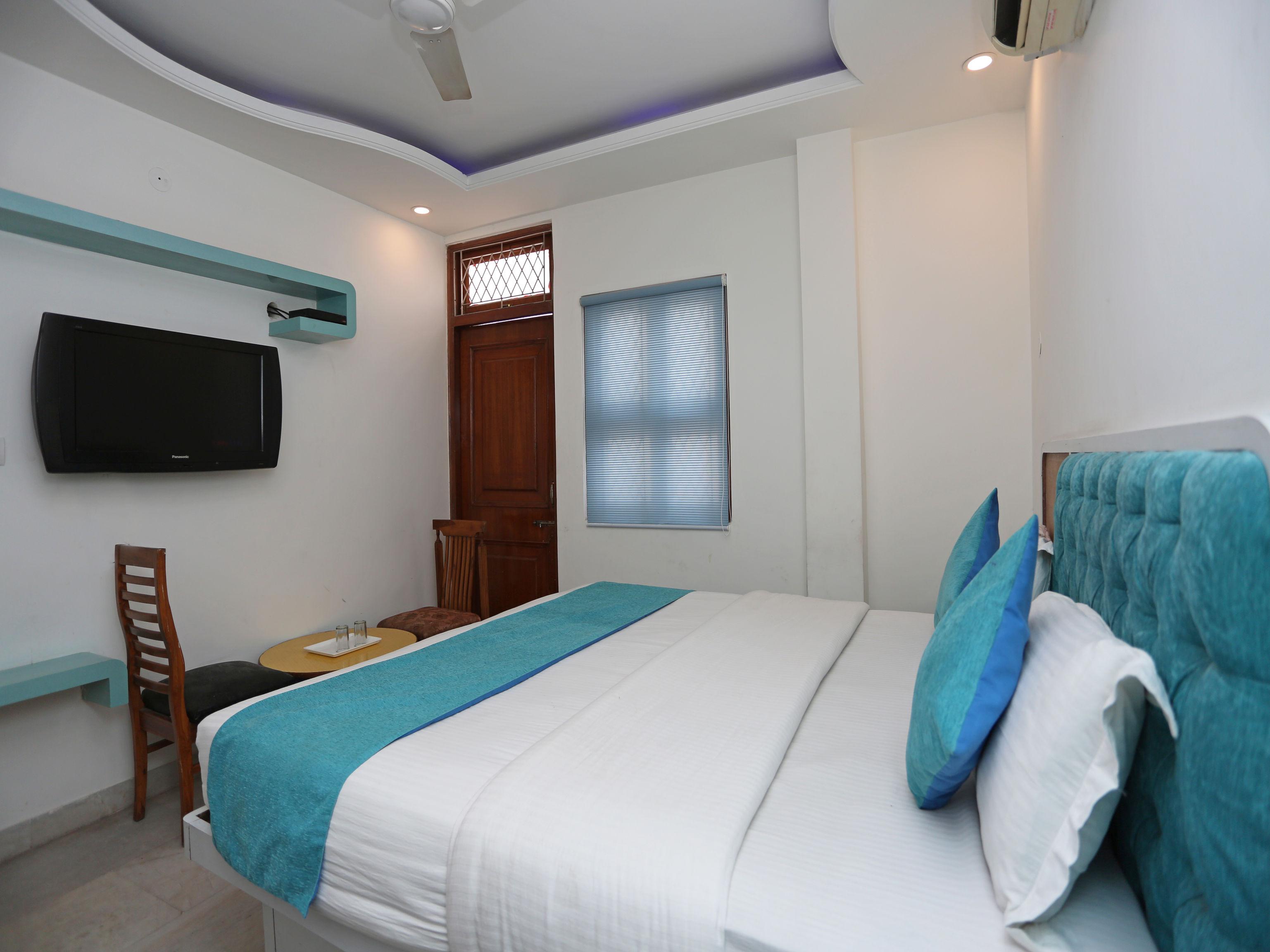 Anoop Hotel