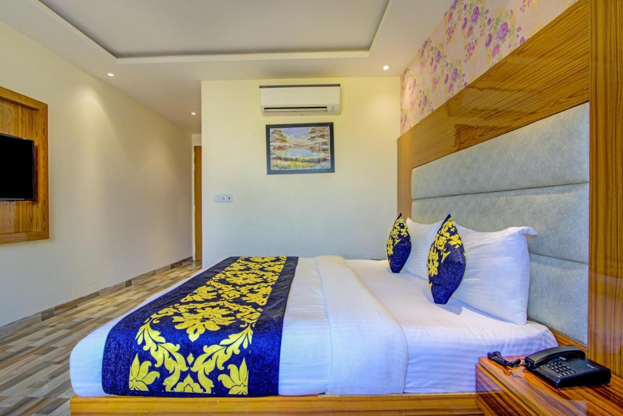 Smart Plaza Delhi Airport Hotel 4*
