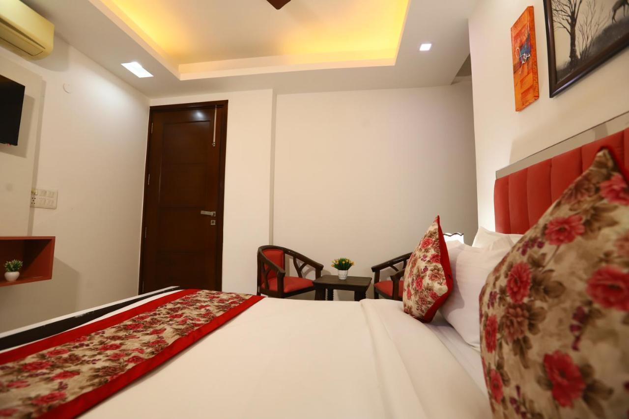 Nature View Park Metro Couple Friendly Hotel