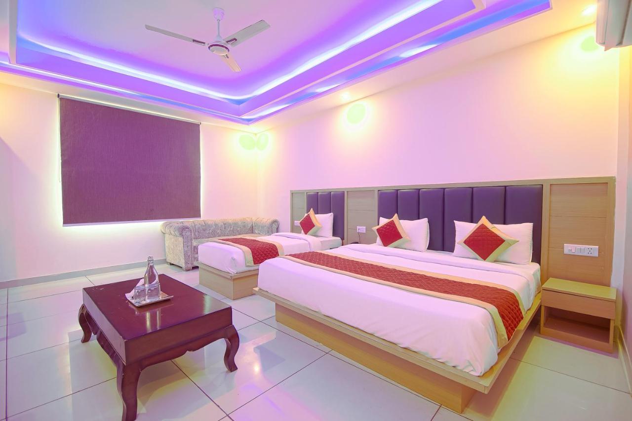Del By F9 - Near Igi Airport 3* New Delhi